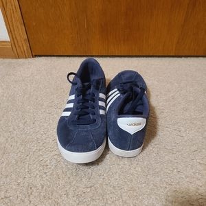 Adidas Fashionable Tennis Shoea